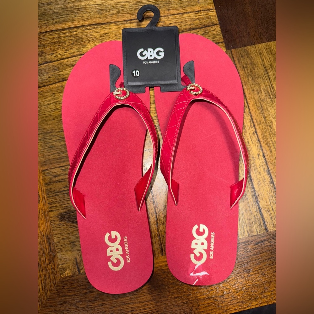 NWT GBG Los Angeles Vibrant Red Sandals size 10